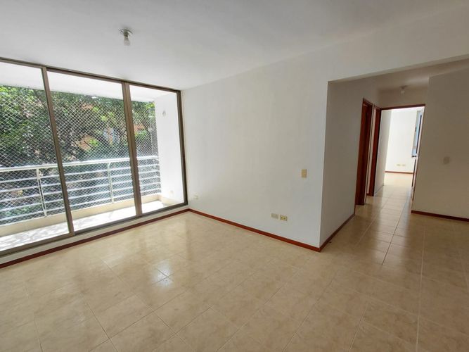 Apartamento de 3 alcobas en arriendo en Los Balsos, Medellín, 90 m² · foto 2 de 18