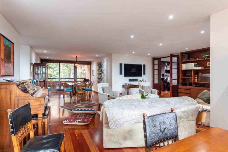 Apartamento de 3 alcobas en venta en Sierras Del Moral, Bogotá, 191 m² · foto 2 de 24