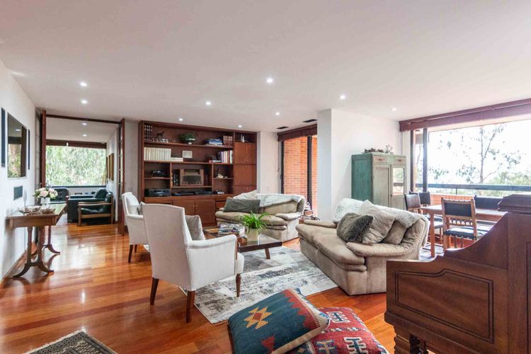 Apartamento de 3 alcobas en venta en Sierras Del Moral, Bogotá, 191 m² · foto 3 de 24