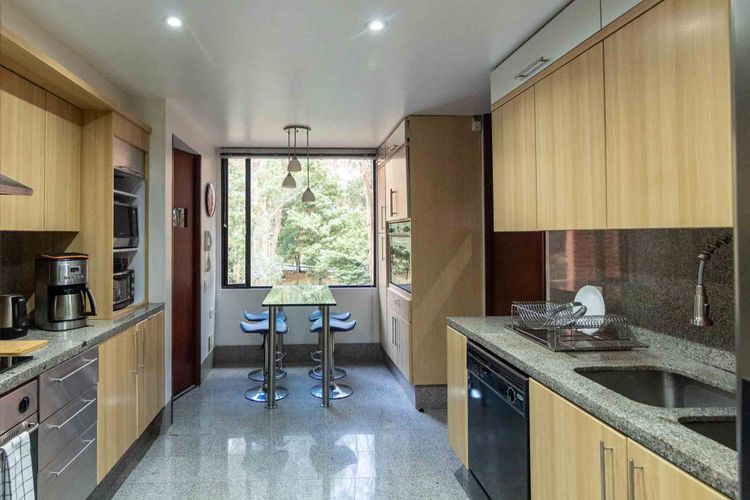 Apartamento de 3 alcobas en venta en Sierras Del Moral, Bogotá, 191 m² · foto 5 de 24