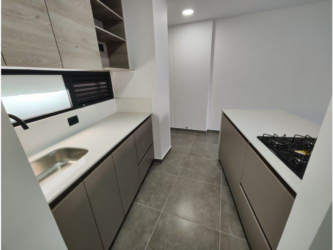 Apartaestudio en venta en Loma Del Escobero, Medellín, 49 m² · foto 6 de 11