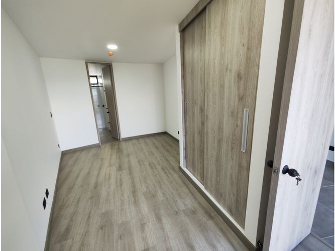 Apartaestudio en venta en Loma Del Escobero, Medellín, 49 m² · foto 7 de 11
