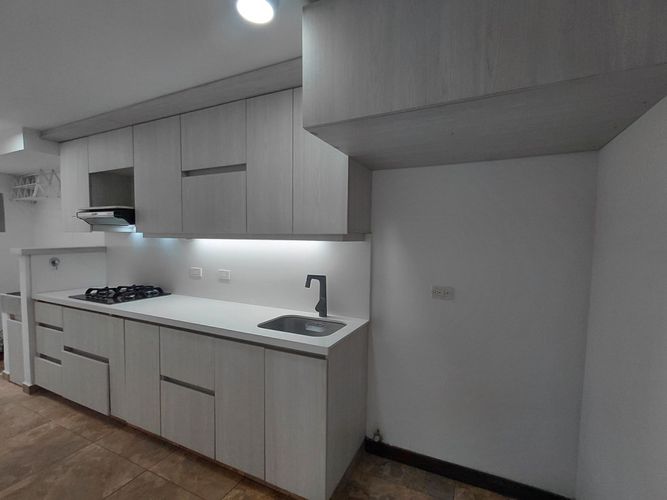 Apartamento de 3 alcobas en arriendo en El Diamante No. 2, Medellín, 83 m² · foto 5 de 24