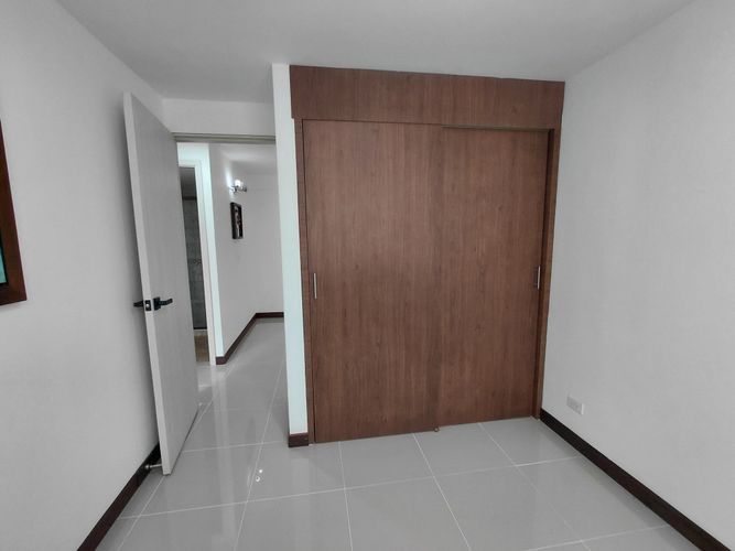 Apartamento de 3 alcobas en arriendo en El Diamante No. 2, Medellín, 83 m² · foto 12 de 24