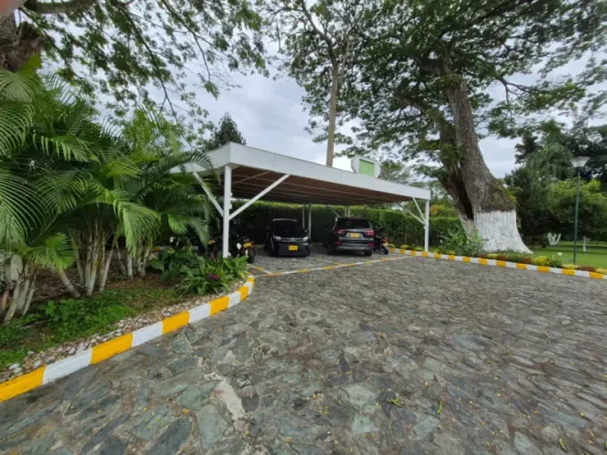 Finca en venta en Vía El Caimo, Armenia, 1100 m² · foto 2 de 21