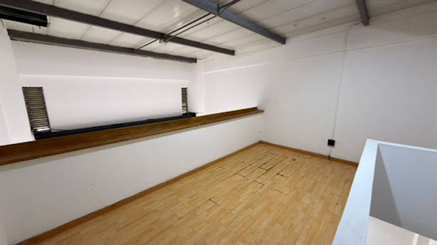Local en arriendo en La Aguacatala, Medellín, 30 m² · foto 4 de 12