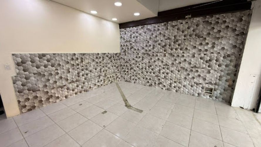 Local en arriendo en La Aguacatala, Medellín, 30 m² · foto 5 de 12