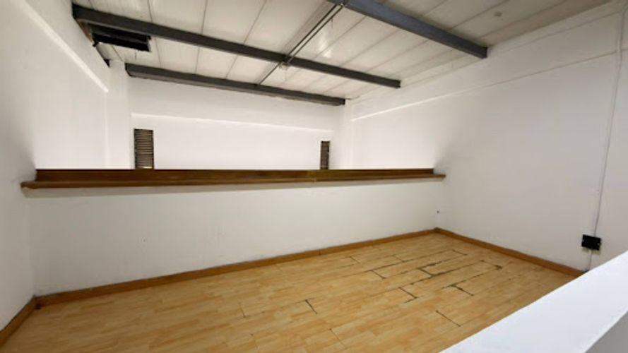 Local en arriendo en La Aguacatala, Medellín, 30 m² · foto 8 de 12