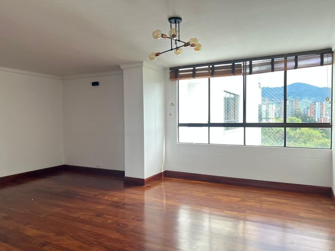 Apartamento de 3 alcobas en arriendo en El Poblado, Medellín, 178 m² · foto 2 de 18