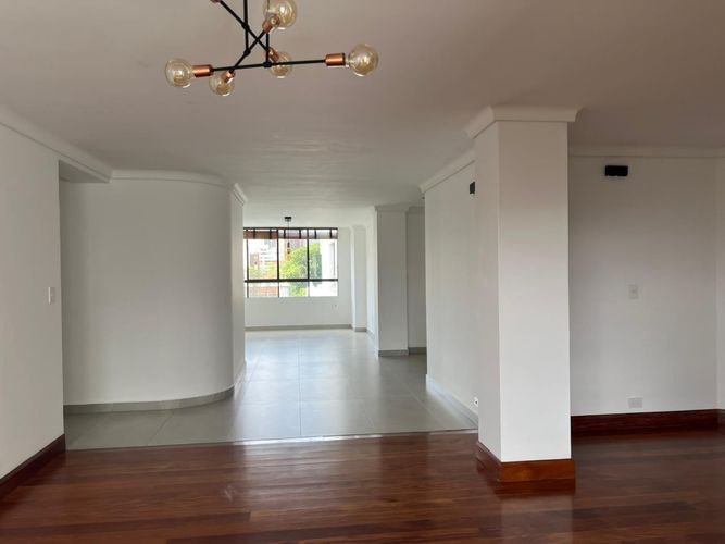 Apartamento de 3 alcobas en arriendo en El Poblado, Medellín, 178 m² · foto 8 de 18