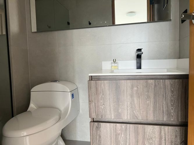 Apartamento de 3 alcobas en arriendo en El Poblado, Medellín, 178 m² · foto 18 de 18