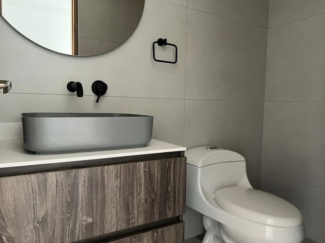 Apartamento de 3 alcobas en arriendo en El Poblado, Medellín, 178 m² · foto 16 de 18
