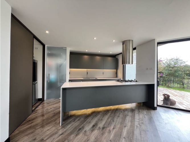 Casa de 3 alcobas en arriendo en Los Zipas, Cota, 244 m² · foto 6 de 24
