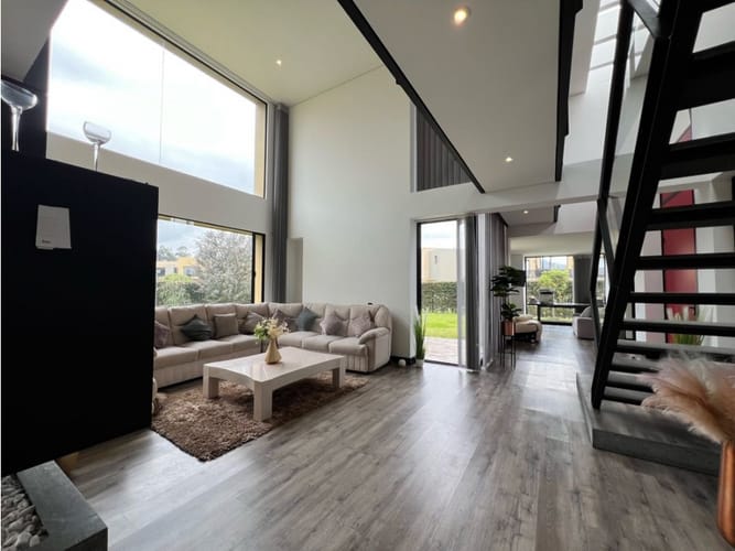 Casa de 3 alcobas en arriendo en Los Zipas, Cota, 244 m² · foto 11 de 24