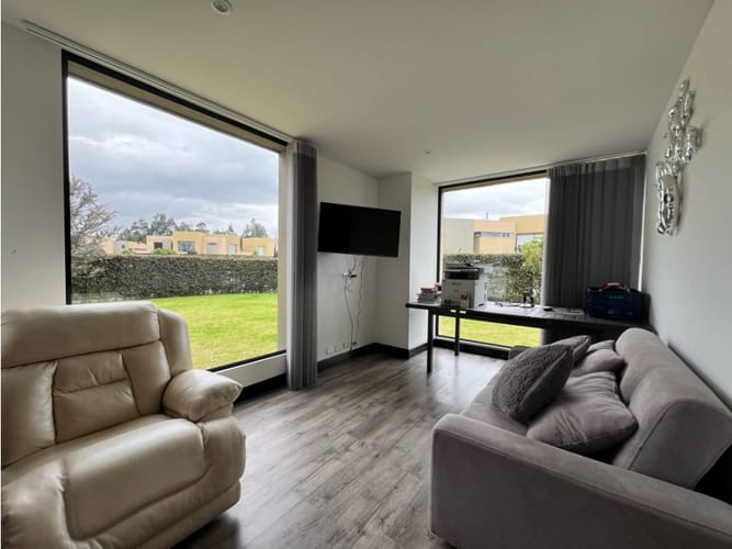 Casa de 3 alcobas en arriendo en Los Zipas, Cota, 244 m² · foto 12 de 24