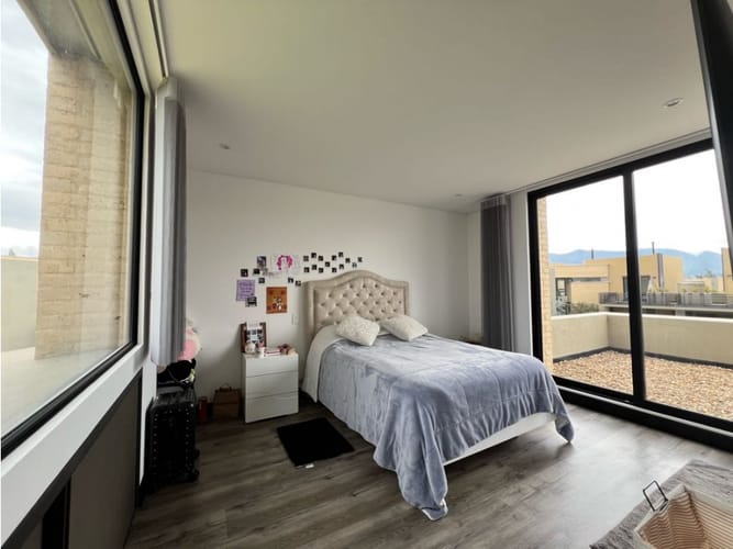 Casa de 3 alcobas en arriendo en Los Zipas, Cota, 244 m² · foto 23 de 24