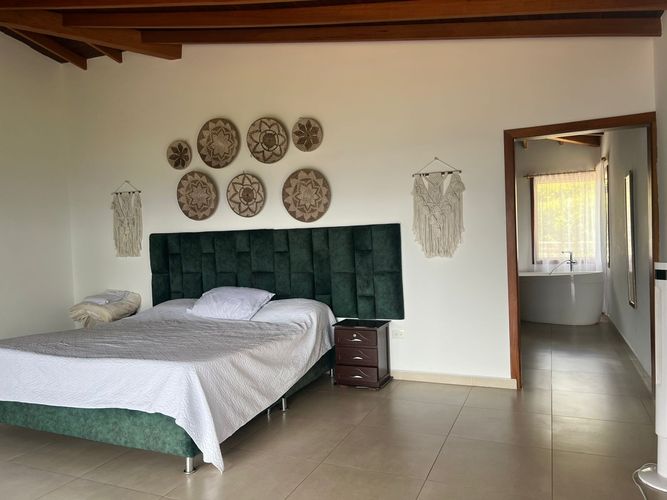 Casa de 3 alcobas en arriendo en Camino Verde, Envigado, 700 m² · foto 10 de 21