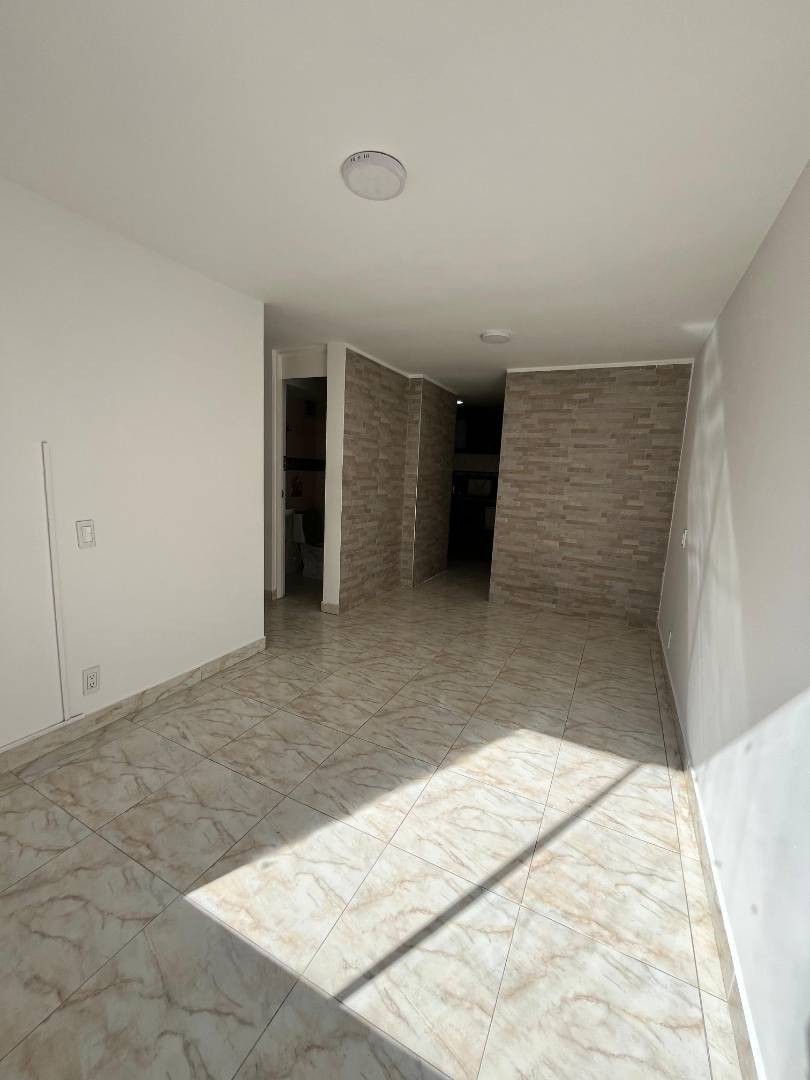 Apartamento en venta en San Cipriano, Bogotá · foto 2 de 18