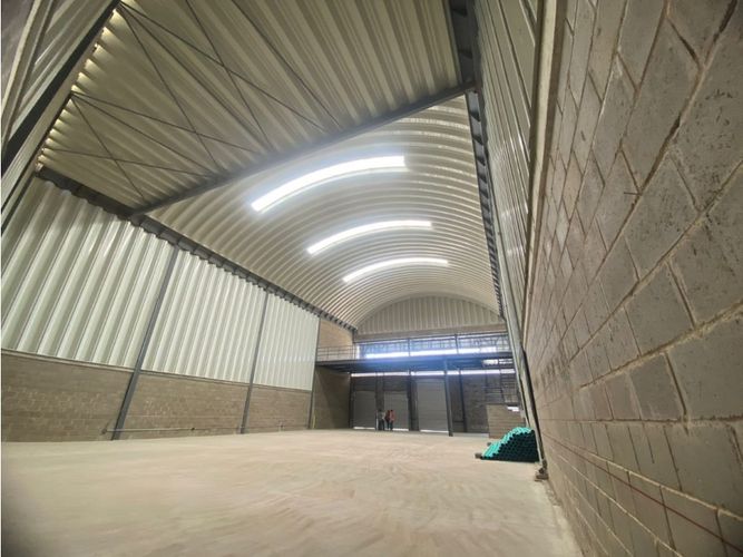 Bodega en arriendo en Carrizal, Barranquilla, 1082 m² · foto 2 de 5