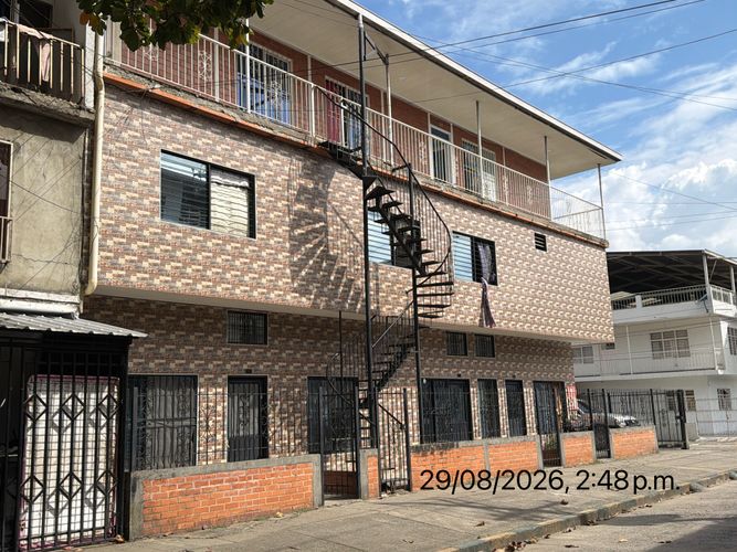 Casa de 12 alcobas en venta en Republica De Israel, Cali, 450 m² · foto 6 de 11