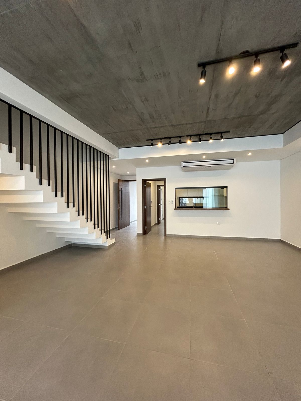 ALQUILO DUPLEX ZONA CONMEBOL — foto 2