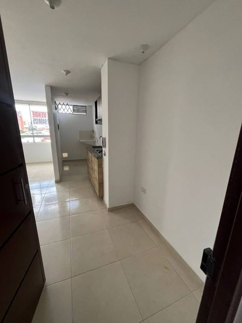 Apartamento de 2 alcobas en venta en Comuneros, Bucaramanga, 42 m² · foto 2 de 23