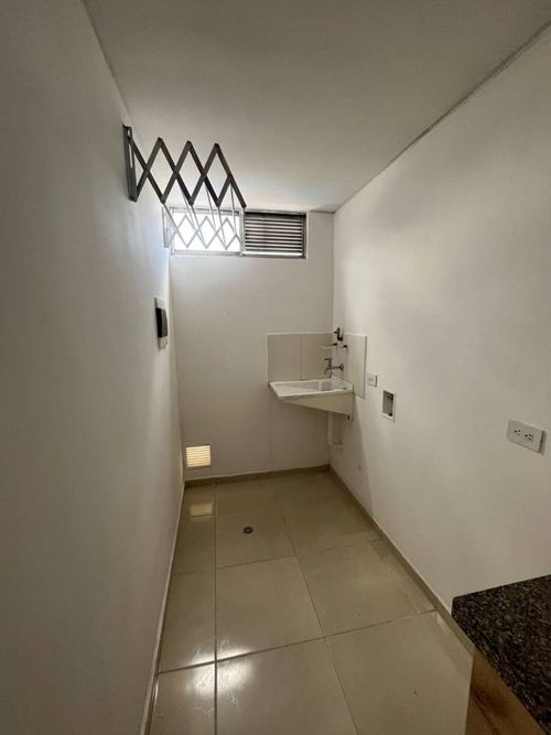 Apartamento de 2 alcobas en venta en Comuneros, Bucaramanga, 42 m² · foto 7 de 23