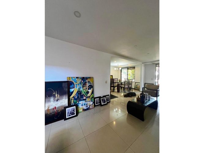 Casa de 4 alcobas en venta en El Castillo, Jamundí, 224 m² · foto 4 de 24