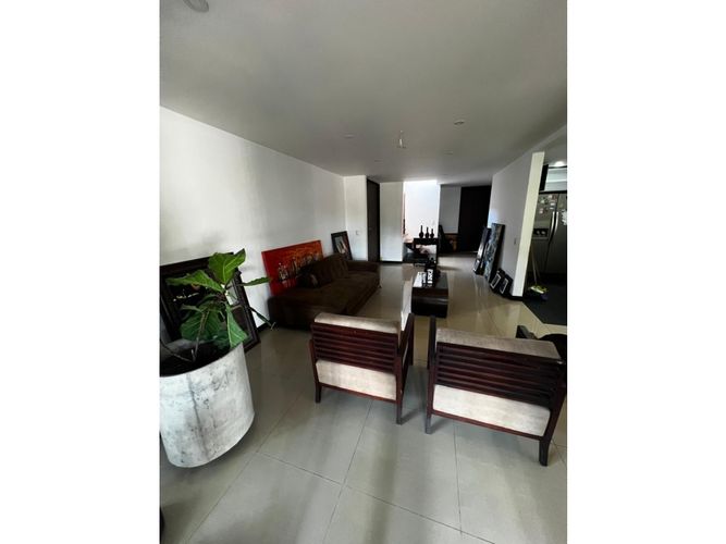 Casa de 4 alcobas en venta en El Castillo, Jamundí, 224 m² · foto 14 de 24