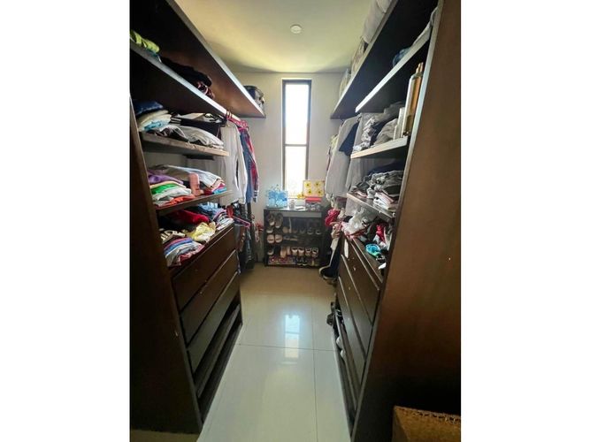 Casa de 4 alcobas en venta en El Castillo, Jamundí, 224 m² · foto 18 de 24