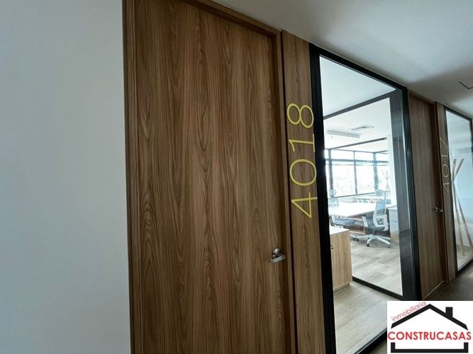 Oficina en arriendo en Los Colores, Medellín, 8 m² · foto 8 de 16