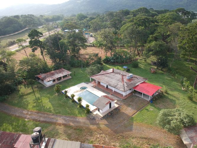 Casa de 4 alcobas en venta en Las Mercedes, Villavicencio, 300 m² · foto 2 de 24