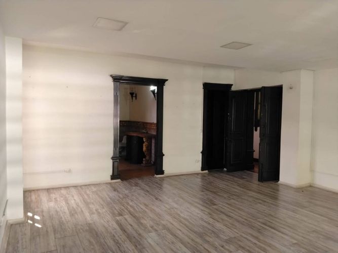 Casa de 10 alcobas en venta en Las Lomas, Medellín, 605 m² · foto 3 de 23