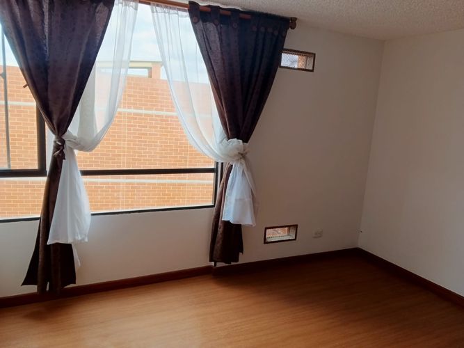 Apartamento de 3 alcobas en venta en Prado De Las Vegas Et. Ii, Soacha · foto 4 de 7