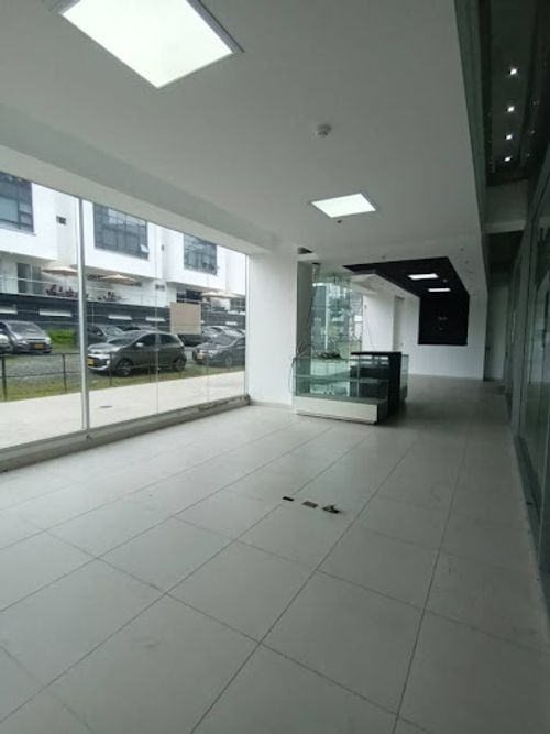 Local en arriendo en Pinares, Pereira, 140 m² · foto 2 de 11