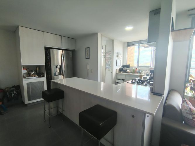 Apartamento de 3 alcobas en arriendo en El Poblado, Medellín, 102 m² · foto 3 de 15
