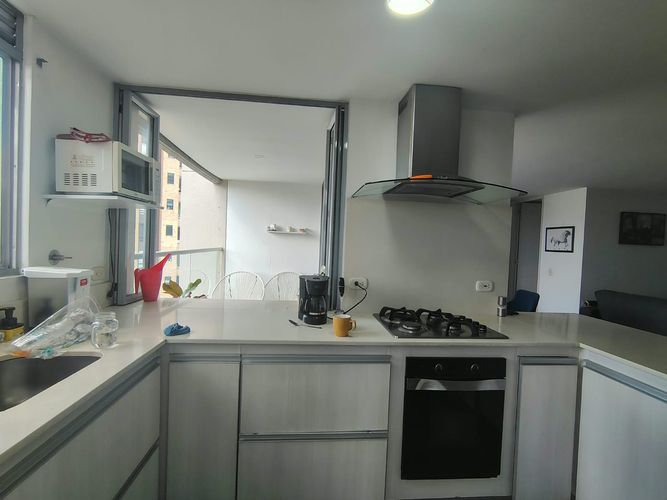Apartamento de 3 alcobas en arriendo en El Poblado, Medellín, 102 m² · foto 4 de 15
