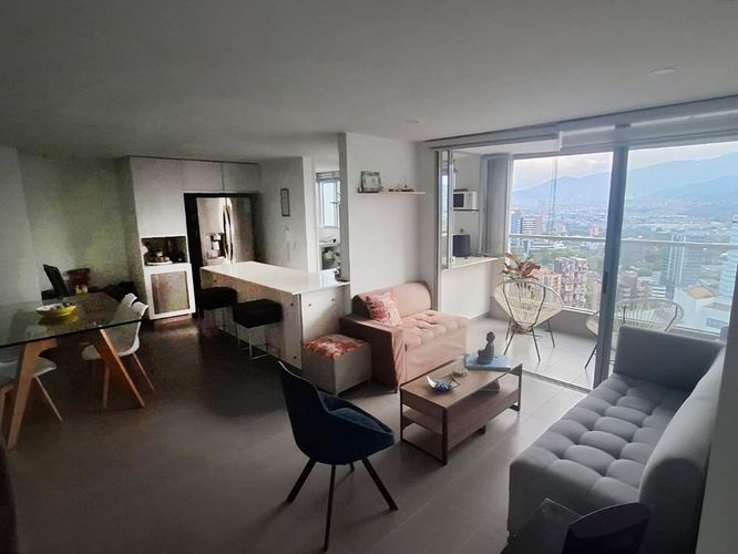 Apartamento de 3 alcobas en arriendo en El Poblado, Medellín, 102 m² · foto 2 de 15