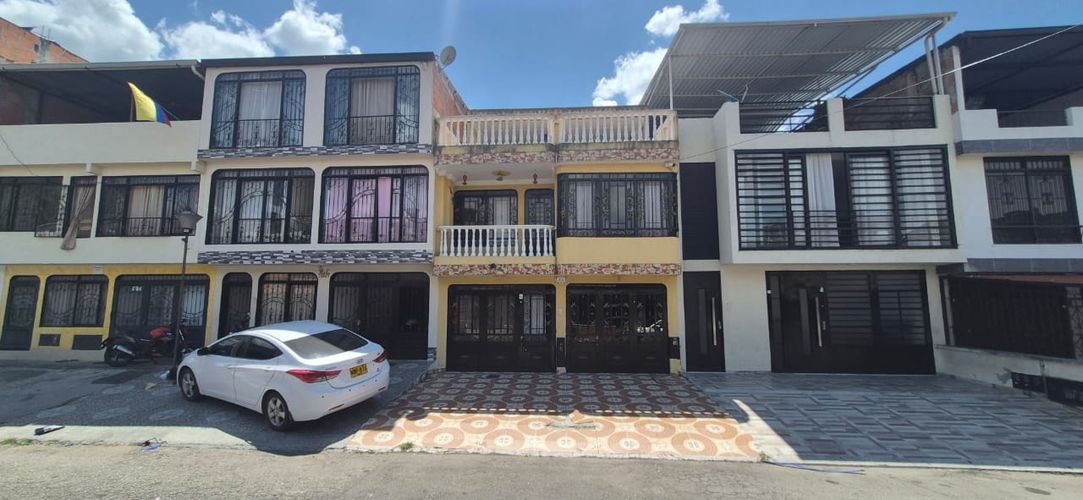 Casa de 6 alcobas en venta en Santa Ana, Ibagué, 157 m² · foto 2 de 15