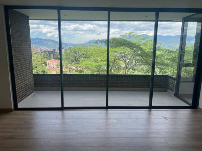 Apartamento de 3 alcobas en venta en San Lucas, Medellín, 147 m² · foto 2 de 24
