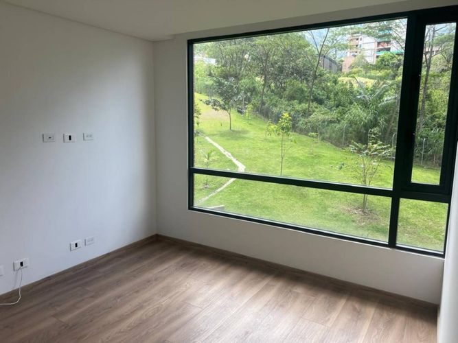 Apartamento de 3 alcobas en venta en San Lucas, Medellín, 147 m² · foto 11 de 24