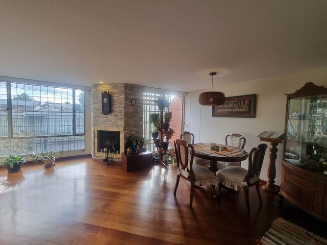 Casa de 4 alcobas en venta en Las Villas, Bogotá, 822 m² · foto 3 de 24