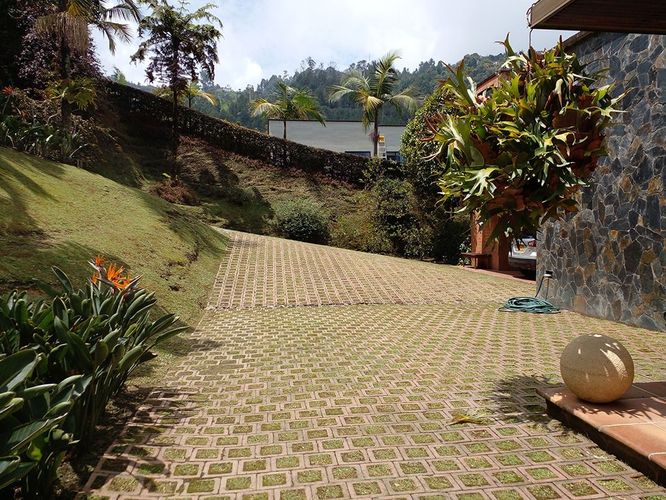 Casa de 5 alcobas en venta en Loma Del Chocho, Envigado, 590 m² · foto 20 de 20
