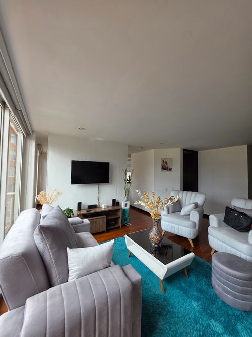 Apartamento de 3 alcobas en venta en La Felicidad, Bogotá, 147 m² · foto 3 de 24