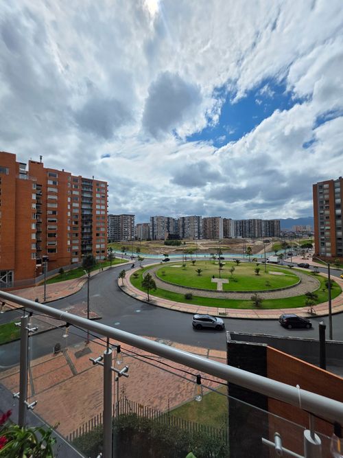Apartamento de 3 alcobas en venta en La Felicidad, Bogotá, 147 m² · foto 6 de 24