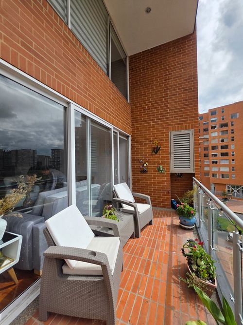 Apartamento de 3 alcobas en venta en La Felicidad, Bogotá, 147 m² · foto 8 de 24
