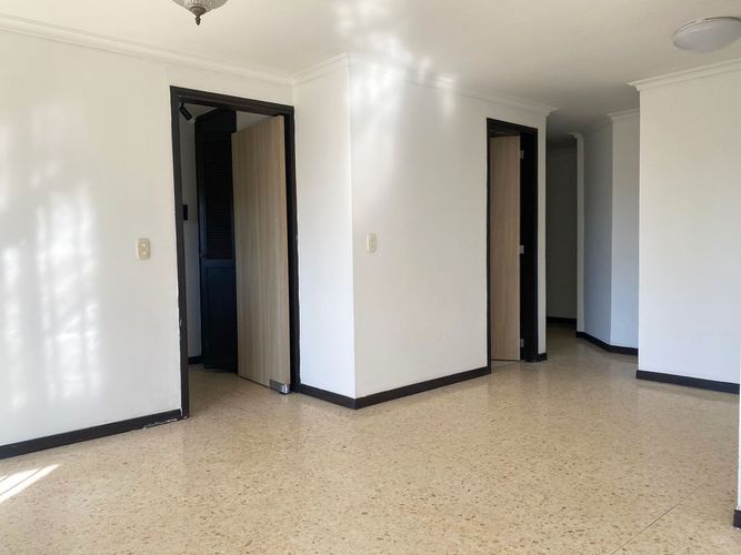 Apartamento de 3 alcobas en arriendo en El Poblado, Medellín, 125 m² · foto 2 de 15