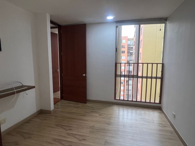 Apartamento de 3 alcobas en venta en La Felicidad, Bogotá, 70 m² · foto 4 de 24