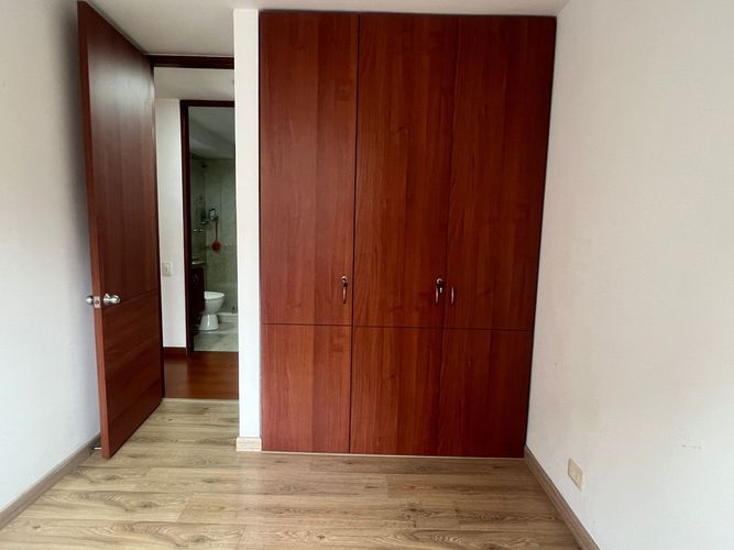 Apartamento de 3 alcobas en venta en La Felicidad, Bogotá, 70 m² · foto 10 de 24