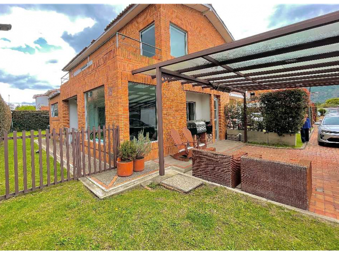 Casa de 5 alcobas en venta en Vereda La Balsa, Chía, 378 m² · foto 2 de 24